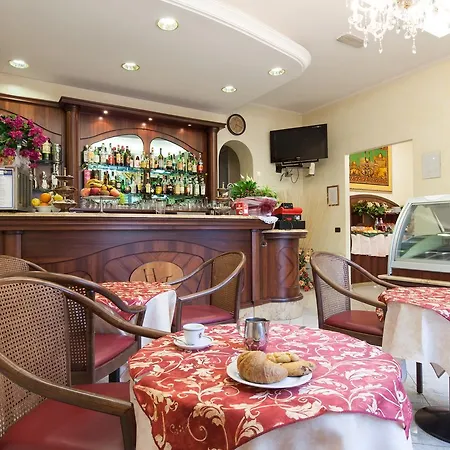 Hotel Touring 2*