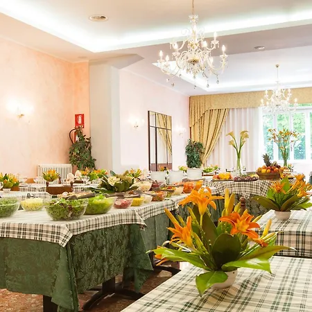 Hotel Touring 2*