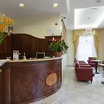 Hotel Touring 2*